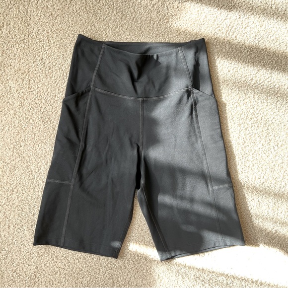 Girlfriend Collective Black High-Rise Pocket Bike Short - Picture 4 of 6